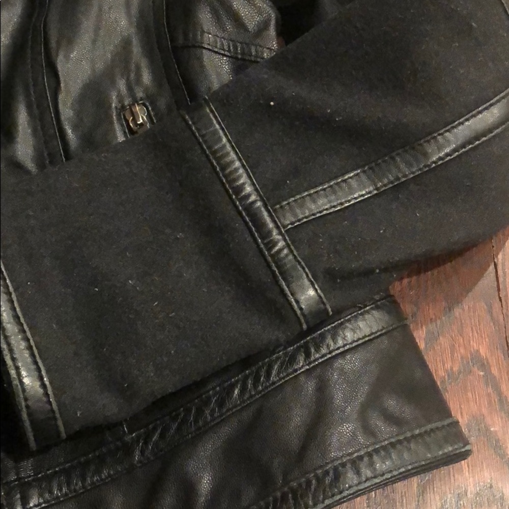 Leather jacket - Picture 3 of 5